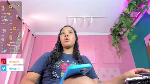 Snapshot of sweet_starxx chatting on June 1, 2026, 6:42 pm Yeileen online show from June 1, 2026, 6:42 pm