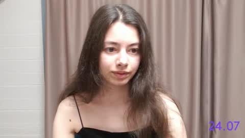 Snapshot of sweet_sweet_angel chatting on July 24, 2026, 7:17 am Angel online show from July 24, 2026, 7:17 am