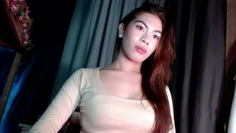 sweet_vell online show from June 13, 2026, 9:13 pm