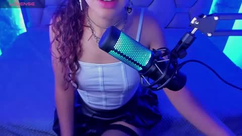 sweet_venus4 online show from February 25, 2025, 2:22 pm