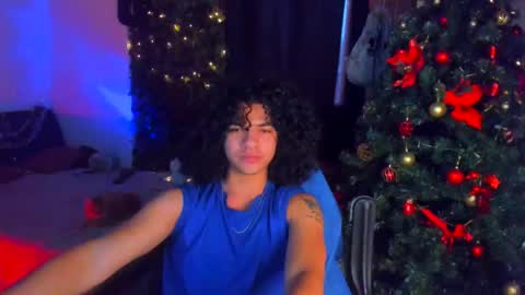 Steven independent model online show from December 21, 2025, 12:23 pm