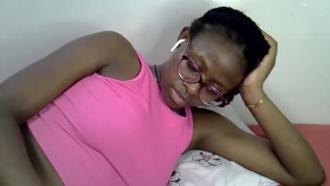 Snapshot of sweet_zarah chatting on April 29, 2026, 4:16 am sweet_zarah online show from April 29, 2026, 4:16 am