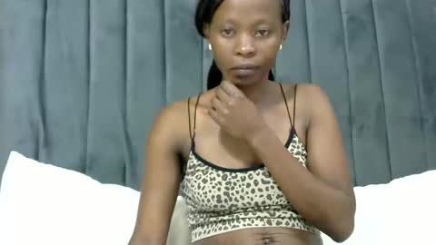 LIANAH online show from December 17, 2025, 7:20 pm