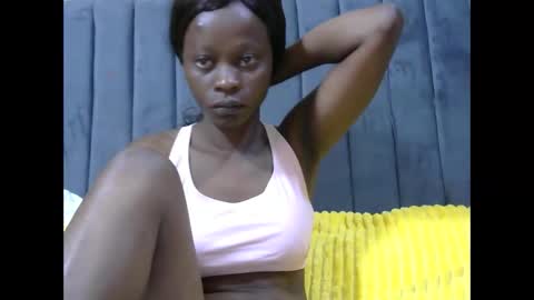 LIANAH online show from February 25, 2026, 5:06 am