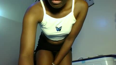 Snapshot of sweetass_02 chatting on May 17, 2026, 9:38 am bianca online show from May 17, 2026, 9:38 am
