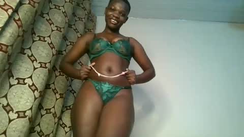 Snapshot of sweetassbabe20 chatting on June 17, 2026, 5:58 pm Sweetass online show from June 17, 2026, 5:58 pm