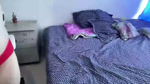 Snapshot of sweetaura0_0 chatting on February 13, 2026, 5:42 pm SweetAura0 0 online show from February 13, 2026, 5:42 pm