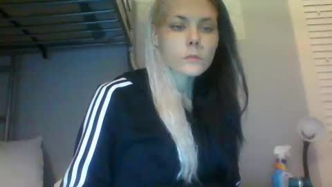 sweetbaby7911 online show from February 23, 2026, 9:06 am