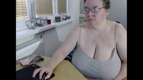Snapshot of sweetboobs85h chatting on February 12, 2025, 7:13 am Sweetboobs85h online show from February 12, 2025, 7:13 am