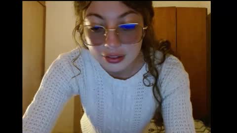 sweetcalm_ online show from March 22, 2026, 3:43 am