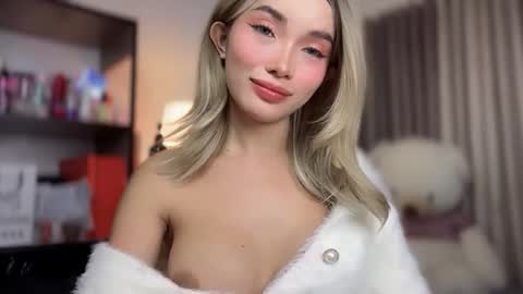 Snapshot of sweetcandylove1 chatting on April 3, 2026, 5:55 pm Candy online show from April 3, 2026, 5:55 pm