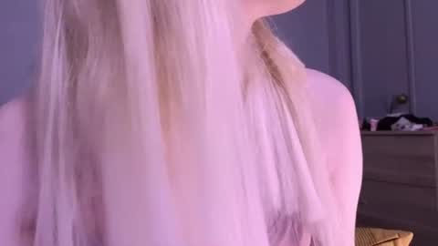 sweetcrystalll online show from July 17, 2026, 10:36 pm