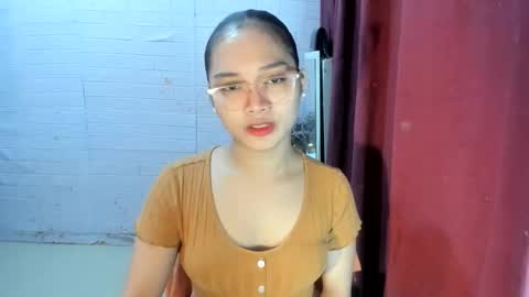 SOPHIA online show from November 28, 2025, 6:32 pm