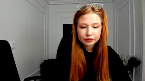 sweetdaylight online show from June 18, 2026, 7:51 pm
