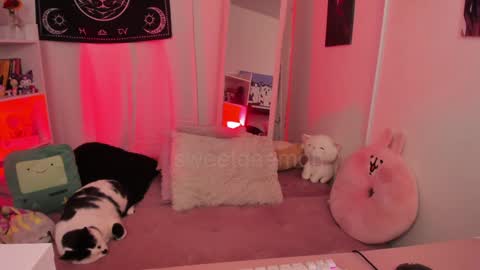 Snapshot of sweetdeemon chatting on December 28, 2024, 4:41 am Vernica Help me to reach 80 likes thank you online show from December 28, 2024, 4:41 am