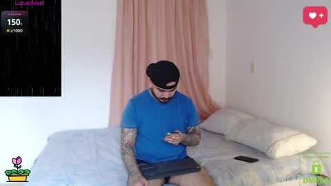 Snapshot of sweetdesires_ chatting on June 9, 2026, 3:23 pm online show from June 9, 2026, 3:23 pm