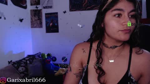 Snapshot of sweetdevil631 chatting on January 1, 2025, 6:16 pm Abril online show from January 1, 2025, 6:16 pm