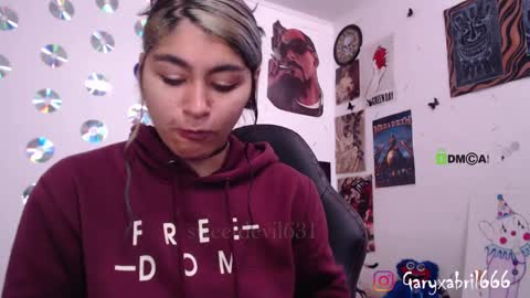 Snapshot of sweetdevil631 chatting on February 19, 2025, 2:55 pm Abril online show from February 19, 2025, 2:55 pm