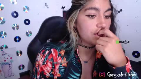 Snapshot of sweetdevil631 chatting on March 9, 2025, 6:43 pm Abril online show from March 9, 2025, 6:43 pm