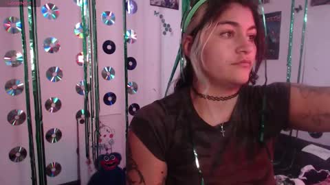 Snapshot of sweetdevil631 chatting on September 29, 2025, 4:12 pm Abril online show from September 29, 2025, 4:12 pm