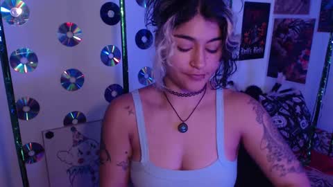 Snapshot of sweetdevil631 chatting on October 9, 2025, 4:49 pm Abril online show from October 9, 2025, 4:49 pm