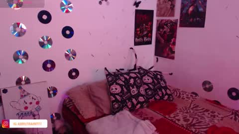 Snapshot of sweetdevil631 chatting on October 15, 2025, 4:07 pm Abril online show from October 15, 2025, 4:07 pm