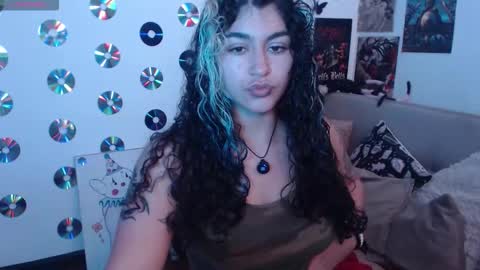 Snapshot of sweetdevil631 chatting on October 20, 2025, 3:34 pm Abril online show from October 20, 2025, 3:34 pm