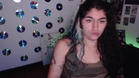 Snapshot of sweetdevil631 chatting on November 14, 2025, 3:22 pm Abril online show from November 14, 2025, 3:22 pm