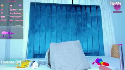 Mia online show from October 8, 2025, 3:15 am