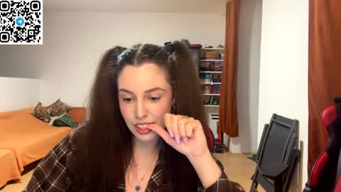 Snapshot of sweetfenomen67 chatting on June 4, 2026, 7:09 pm Joanna online show from June 4, 2026, 7:09 pm
