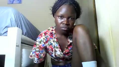 Snapshot of sweetgal2025 chatting on April 4, 2026, 9:56 pm EUNICE online show from April 4, 2026, 9:56 pm