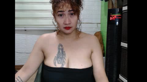 Snapshot of sweetgemini23 chatting on November 24, 2025, 3:23 pm Jean online show from November 24, 2025, 3:23 pm