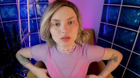 Snapshot of sweetheart_flower chatting on December 25, 2024, 6:30 pm Kira online show from December 25, 2024, 6:30 pm