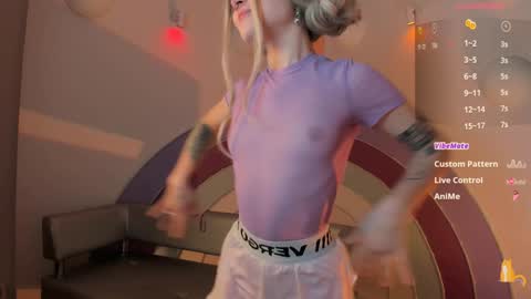 Snapshot of sweetheart_flower chatting on December 29, 2024, 6:05 pm Kira online show from December 29, 2024, 6:05 pm