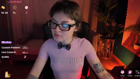 Snapshot of sweetheart_flower chatting on February 15, 2025, 10:21 pm Kira online show from February 15, 2025, 10:21 pm