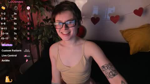 Snapshot of sweetheart_flower chatting on February 17, 2025, 3:58 am Kira online show from February 17, 2025, 3:58 am