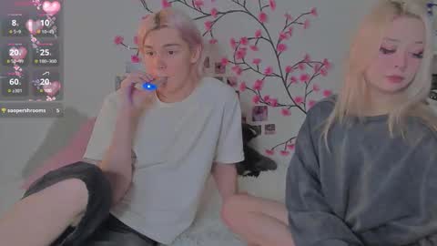 sweethearts_friends online show from March 10, 2026, 6:29 am