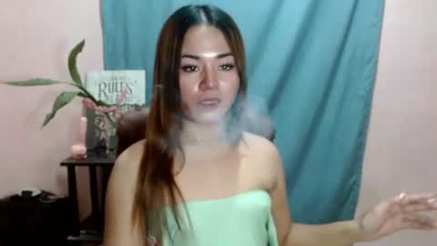 Snapshot of sweethotlove_xoxo chatting on October 4, 2025, 12:25 pm sweethotlove_xoxo online show from October 4, 2025, 12:25 pm