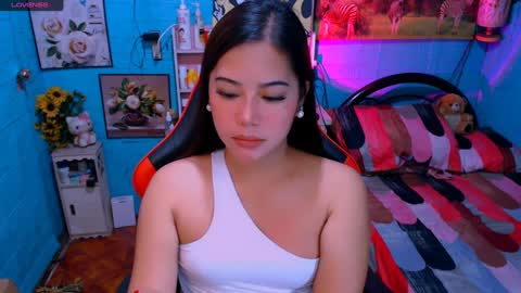 Nicole online show from February 25, 2025, 7:03 pm