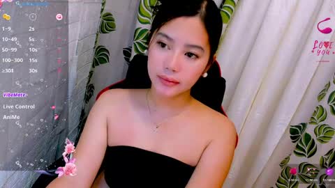 Nicole online show from April 18, 2026, 3:27 pm