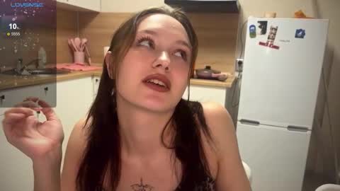 Eva and Lisa online show from September 8, 2025, 3:11 pm