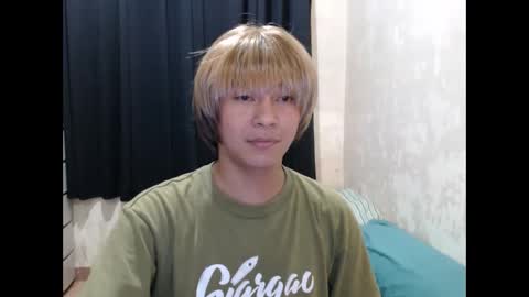 Snapshot of sweetinocent69xxx chatting on May 4, 2026, 12:45 pm Sweet Inocent online show from May 4, 2026, 12:45 pm