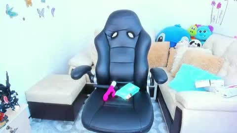 Isabella online show from February 8, 2025, 4:36 am