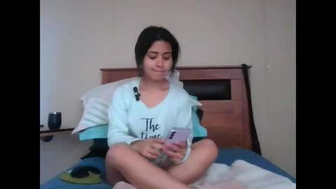 sweetlatinafit online show from November 18, 2025, 12:20 pm