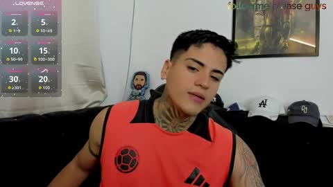 Snapshot of sweetlatinoboy chatting on April 1, 2026, 11:33 am SWEETLATINBOY online show from April 1, 2026, 11:33 am