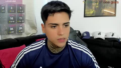 Snapshot of sweetlatinoboy chatting on April 7, 2026, 9:15 pm SWEETLATINBOY online show from April 7, 2026, 9:15 pm