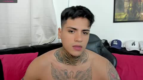 Snapshot of sweetlatinoboy chatting on April 15, 2026, 9:37 pm SWEETLATINBOY online show from April 15, 2026, 9:37 pm