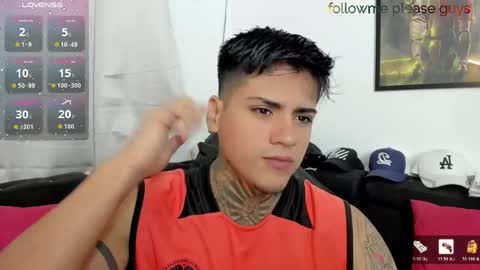 Snapshot of sweetlatinoboy chatting on April 16, 2026, 11:11 am SWEETLATINBOY online show from April 16, 2026, 11:11 am