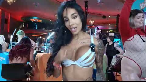 Laura Saenz  Geminis online show from January 17, 2026, 12:04 am