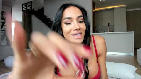 Laura Saenz  Geminis online show from May 10, 2026, 3:06 pm